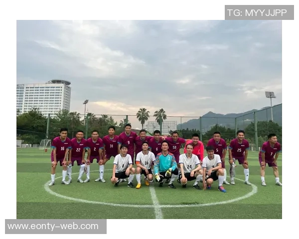 南京足球队奋勇争先展现拼搏精神助力城市文化发展与足球事业繁荣 南京足球队奋勇争先展现拼搏精神助力城市文化发展与足球事业繁荣