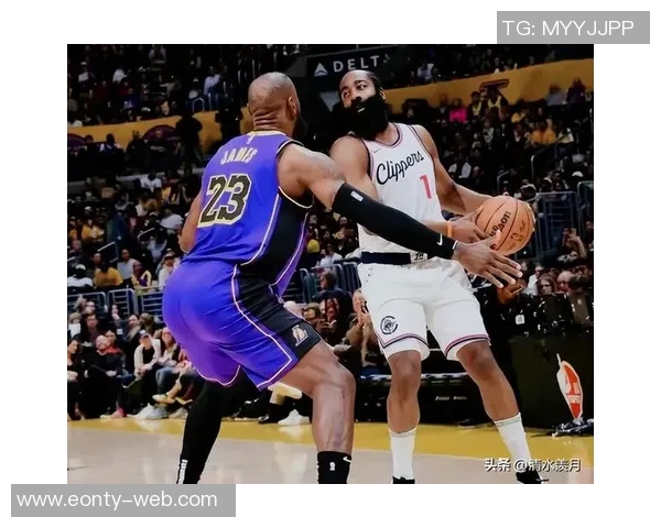 2012年湖人与快船的经典对决回顾与赛季精彩瞬间分析 2012年湖人与快船的经典对决回顾与赛季精彩瞬间分析