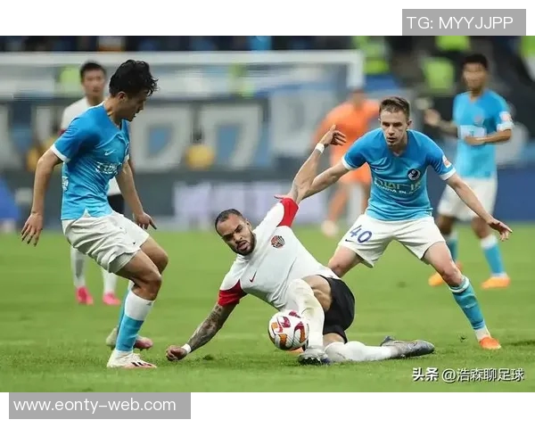 大连实德与辽宁宏运的激烈对决揭示中超赛场的竞争新态势 大连实德与辽宁宏运的激烈对决揭示中超赛场的竞争新态势